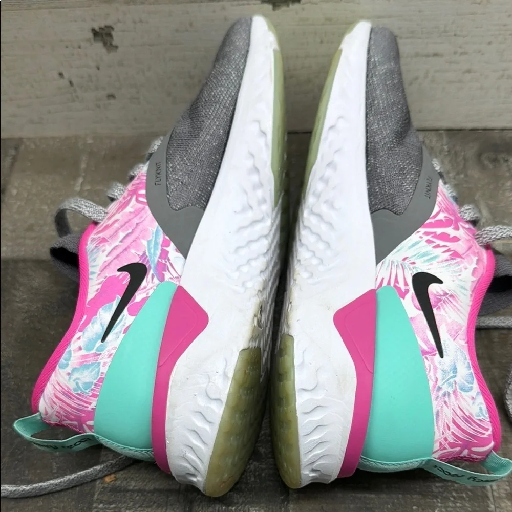 Nike Odyssey React Flyknit 2 Women's 7.5 Running Shoe Gunsmoke/Laser Fuchsia